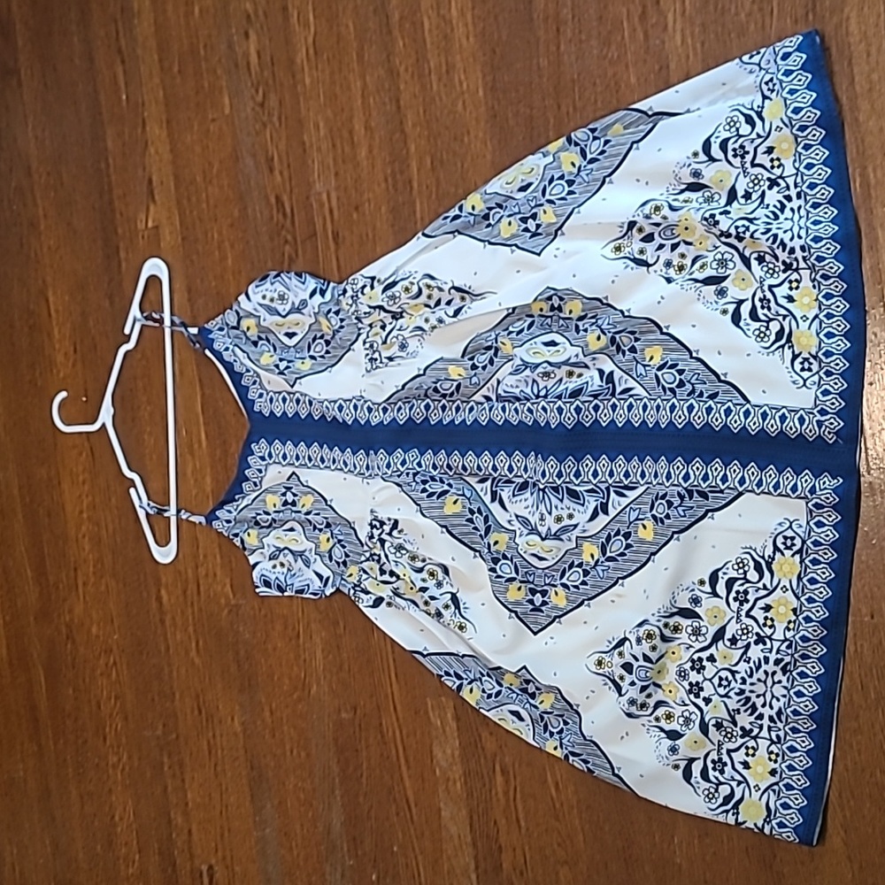 V-neck empire waist patterned dress